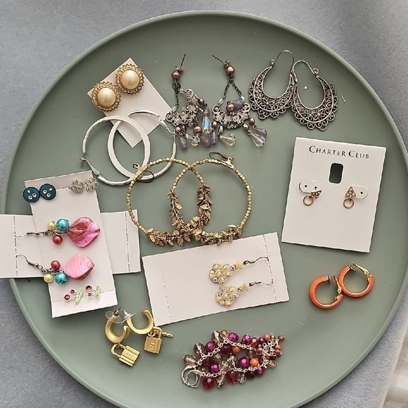 Earrings Bundle For Personal Use Or Reselling - Picture 1 of 6